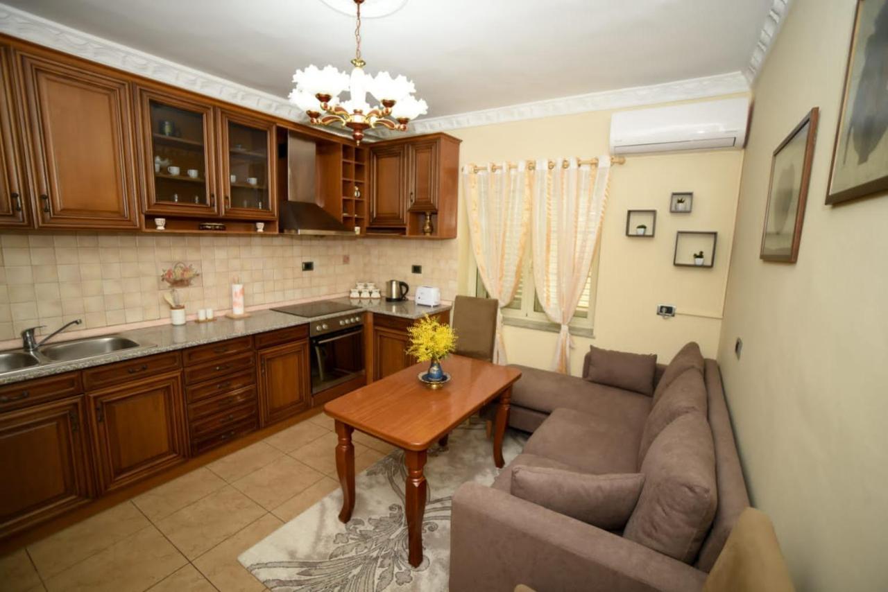Amli Apartament Leilighet Tiranë Eksteriør bilde